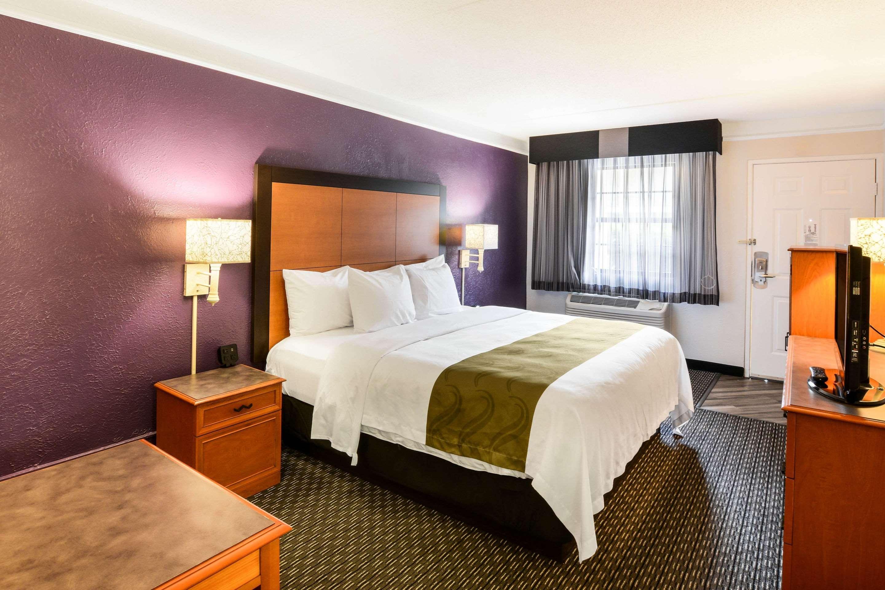 Quality Inn & Suites North Charleston - Ashley Phosphate Bagian luar foto