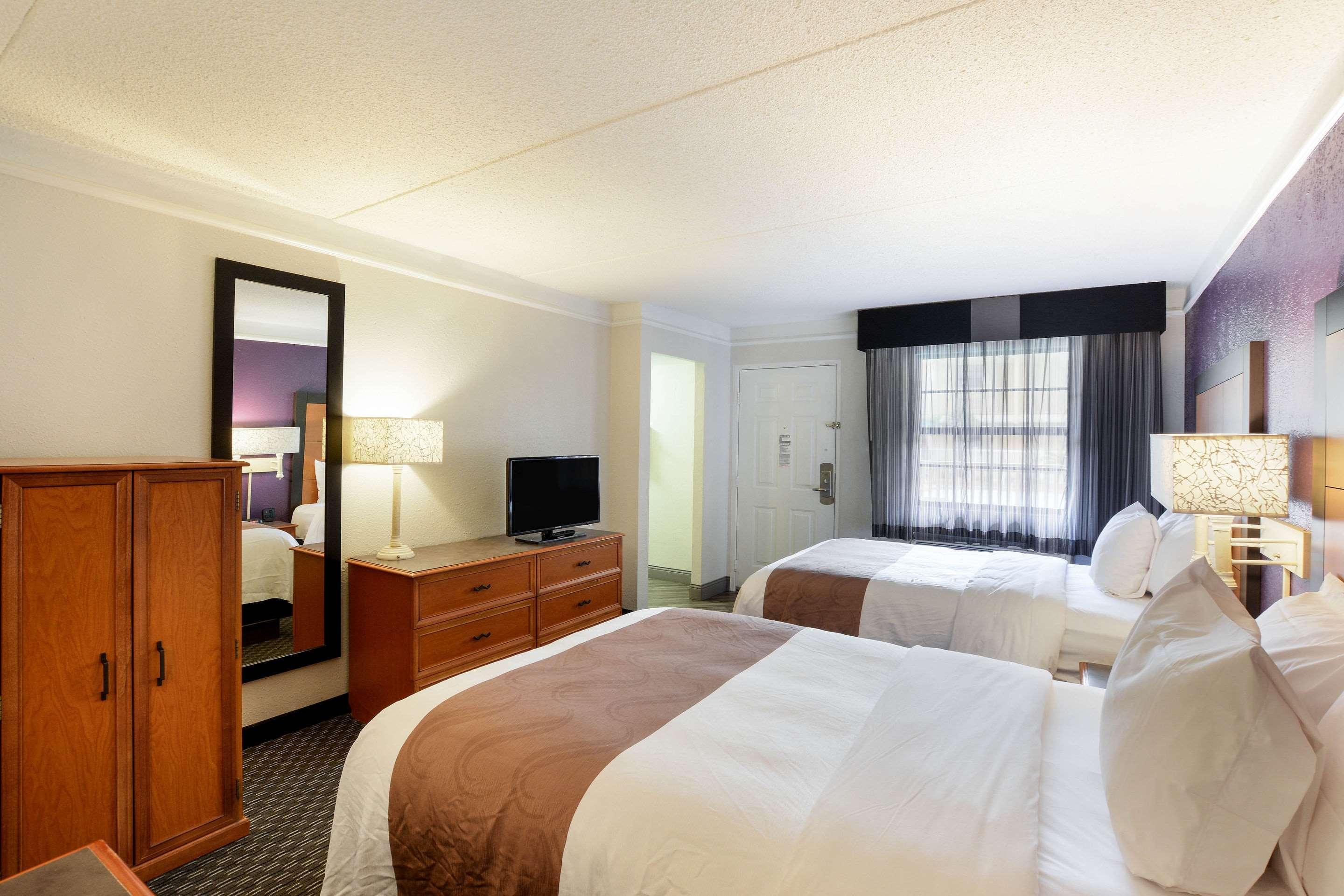 Quality Inn & Suites North Charleston - Ashley Phosphate Bagian luar foto