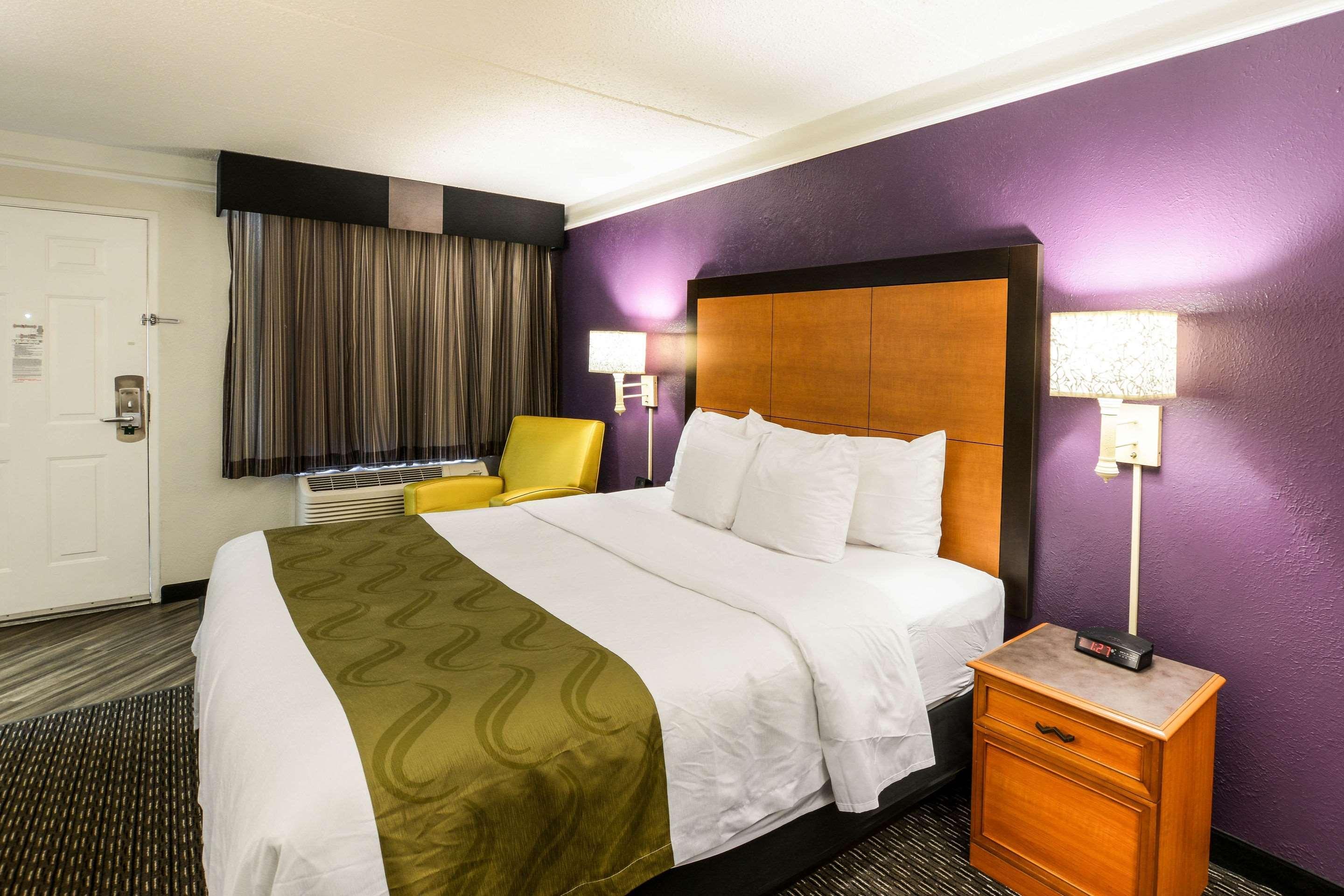 Quality Inn & Suites North Charleston - Ashley Phosphate Bagian luar foto