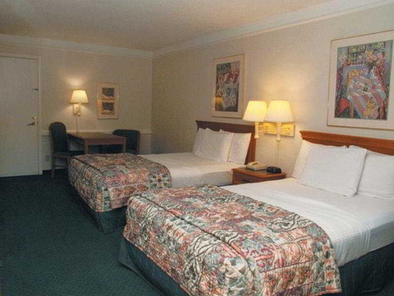 Quality Inn & Suites North Charleston - Ashley Phosphate Ruang foto
